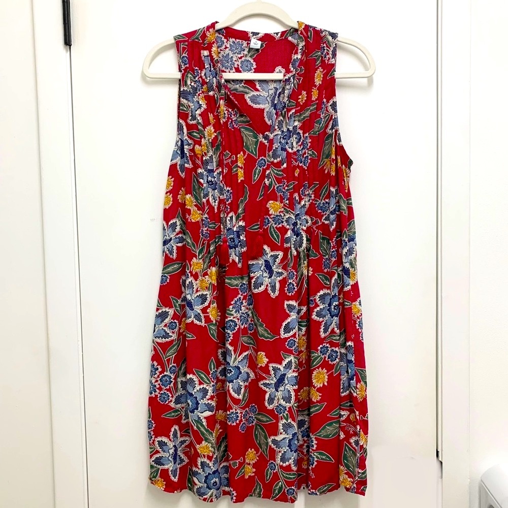 Old Navy | Pleated Split Neck Tassel “Woven Boho” Floral Swing Dress in Red